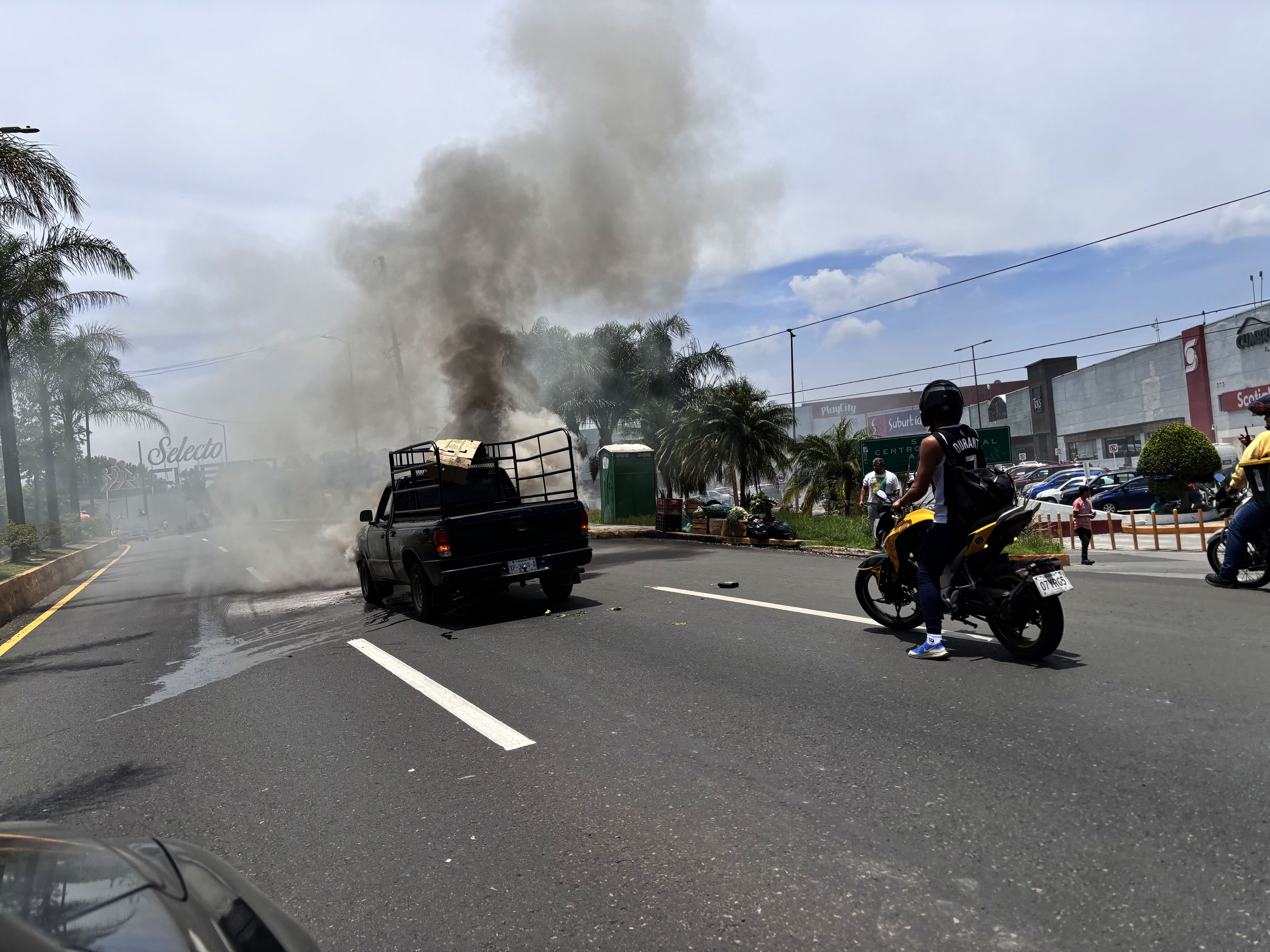 Incendio de camioneta