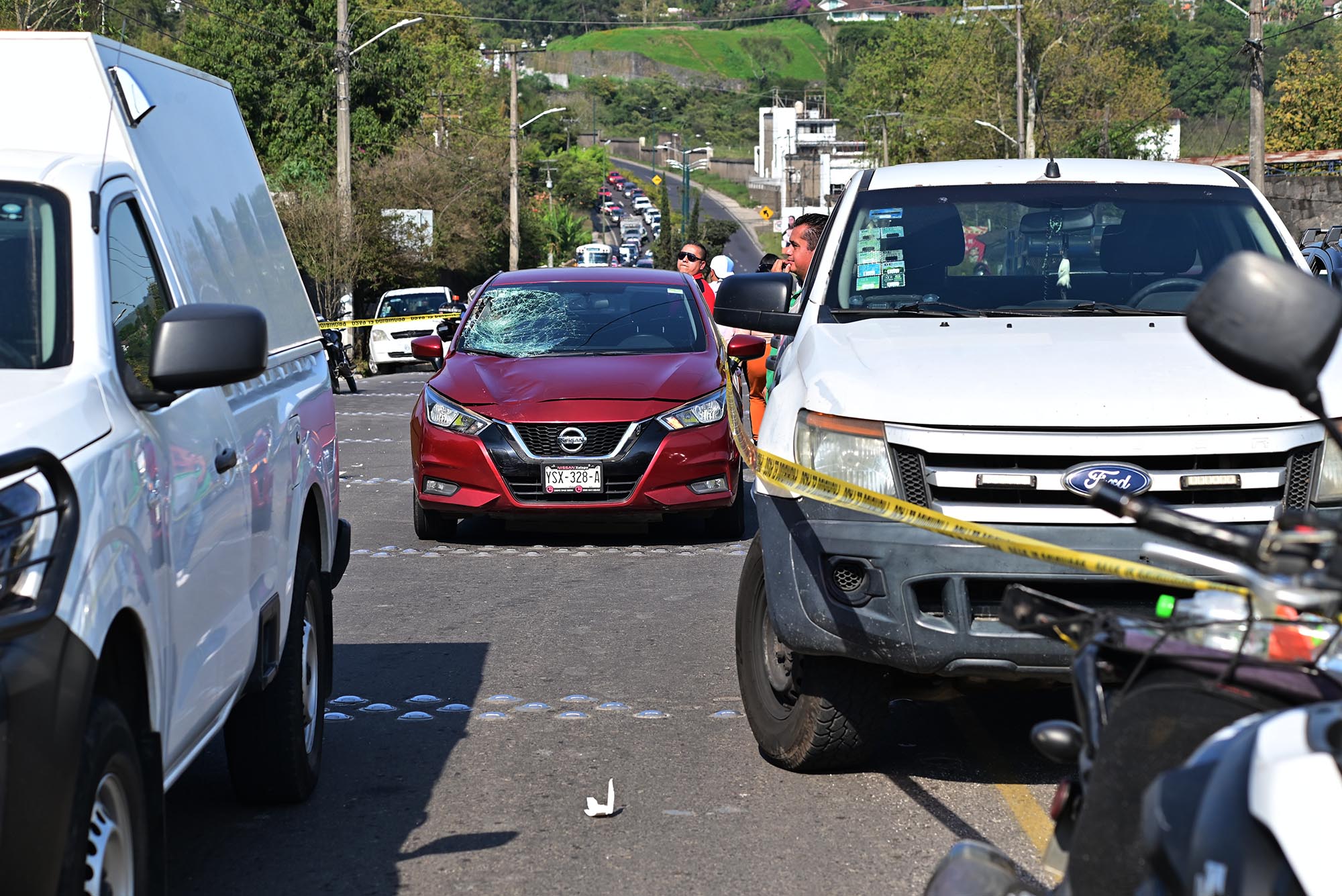 Vehículo particular atropella a vendedor ambulante