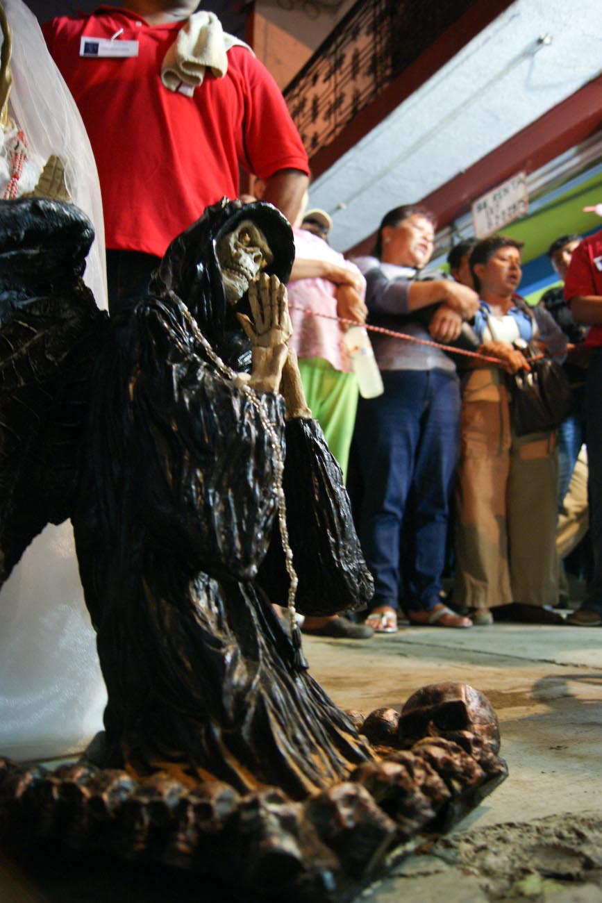 Los devotos de la Santa Muerte