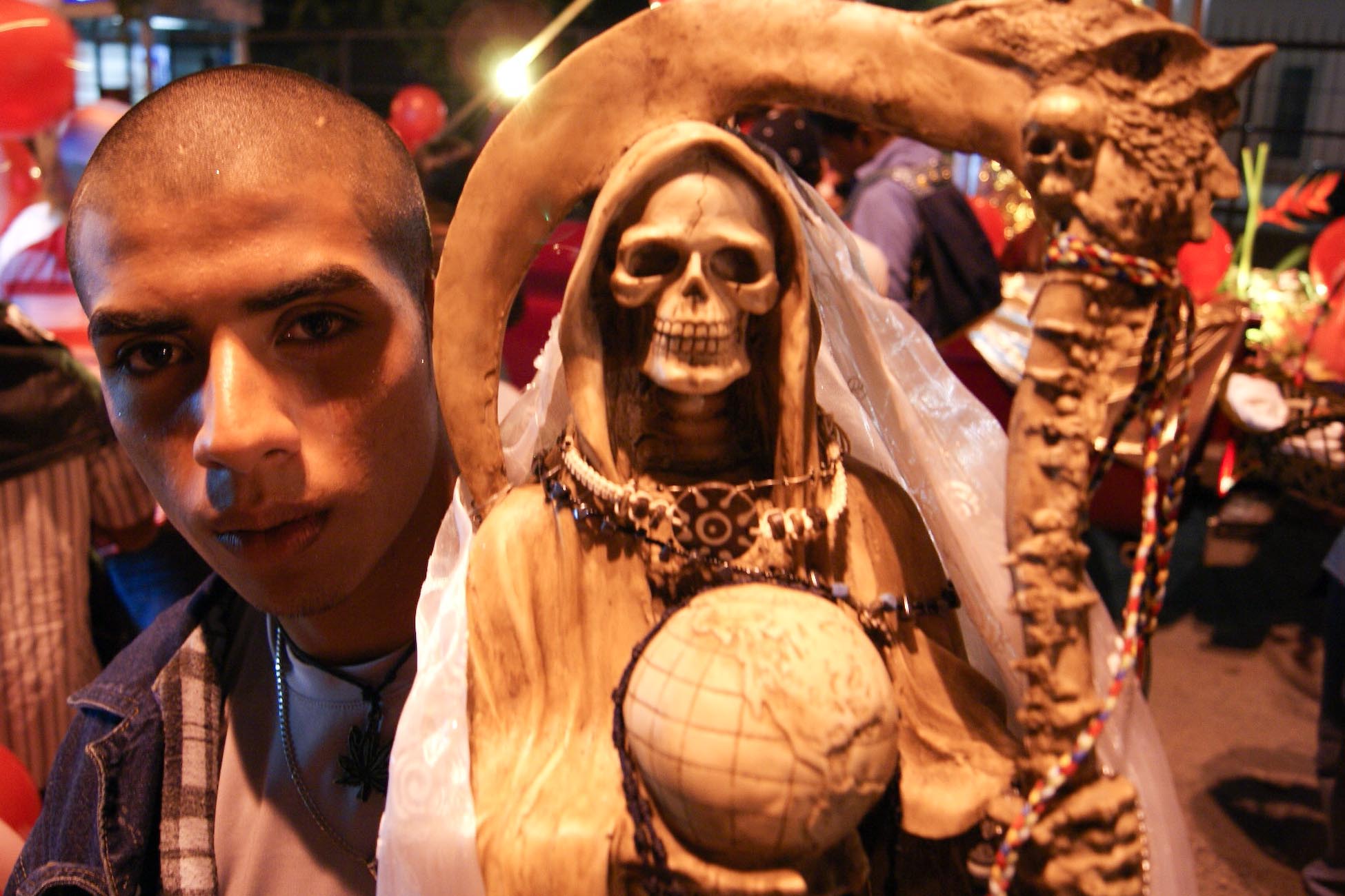 Los devotos de la Santa Muerte