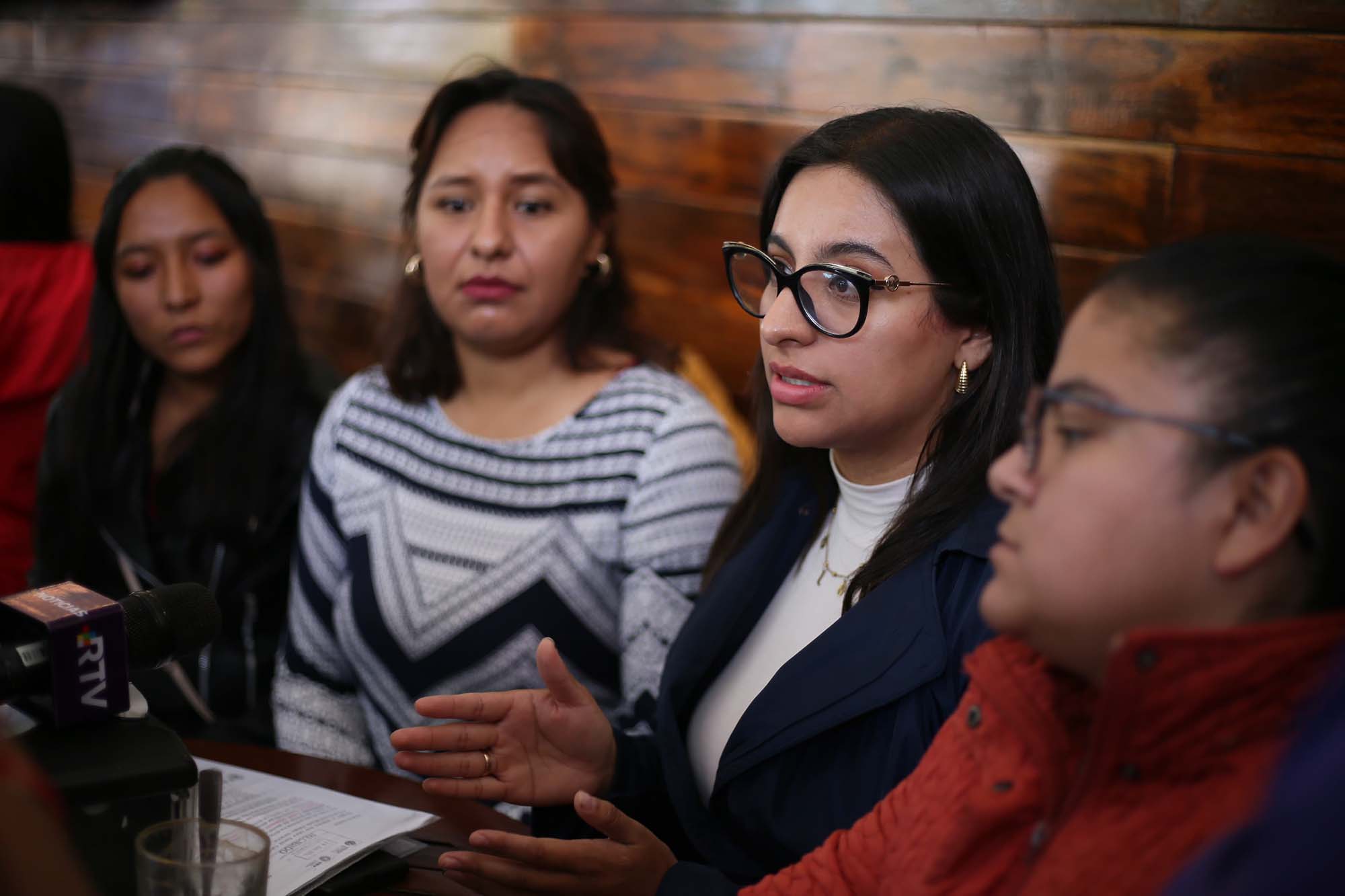 Denuncian a director de Perote de alimentar a los alumnos con comida descompuesta y agusanada