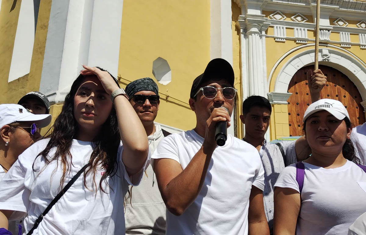 Estudiantes marchan contra la reforma al Poder Judicial de la Federación