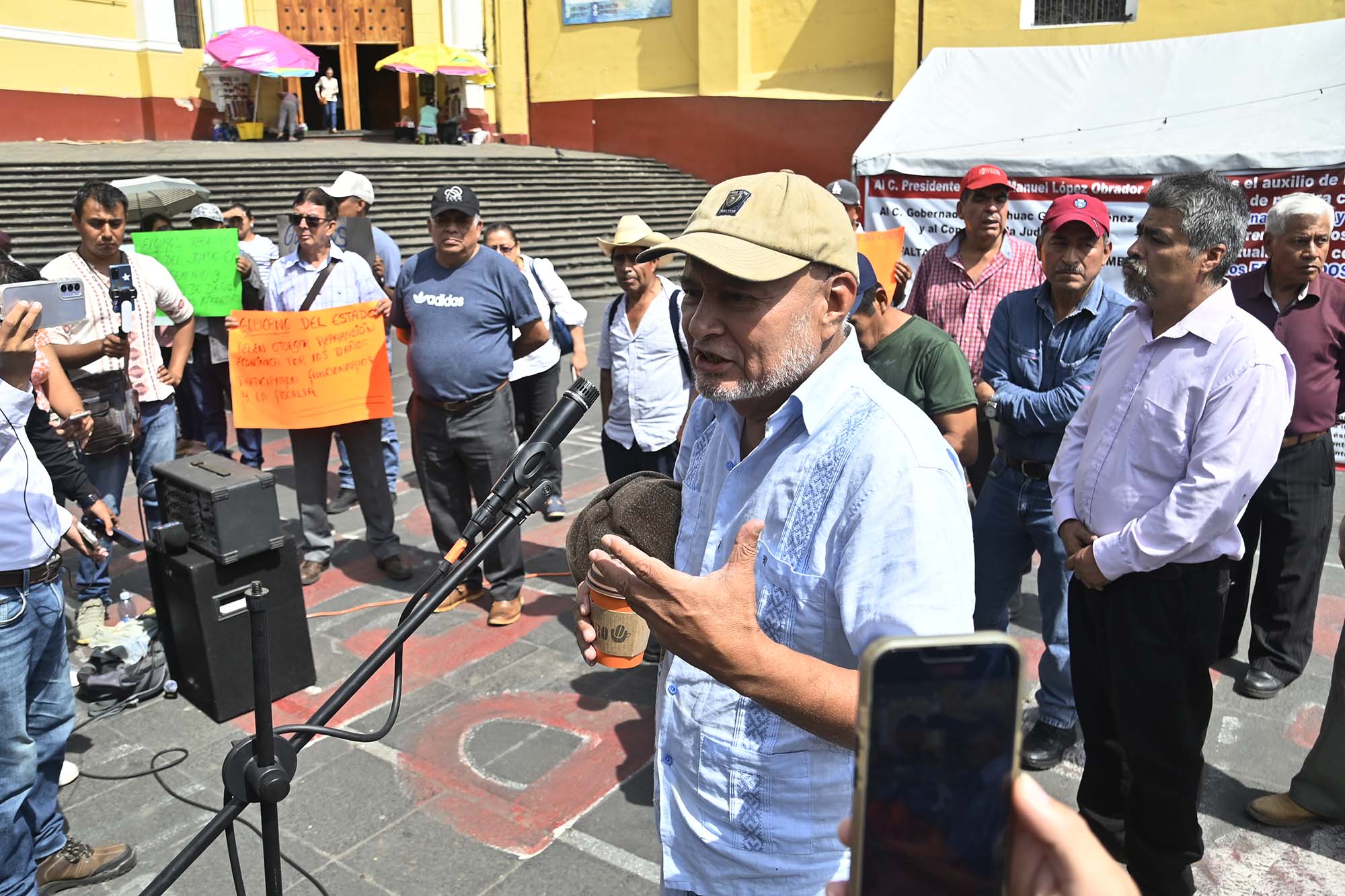 Cafetaleros de la zona de Ixhuatlán del Café