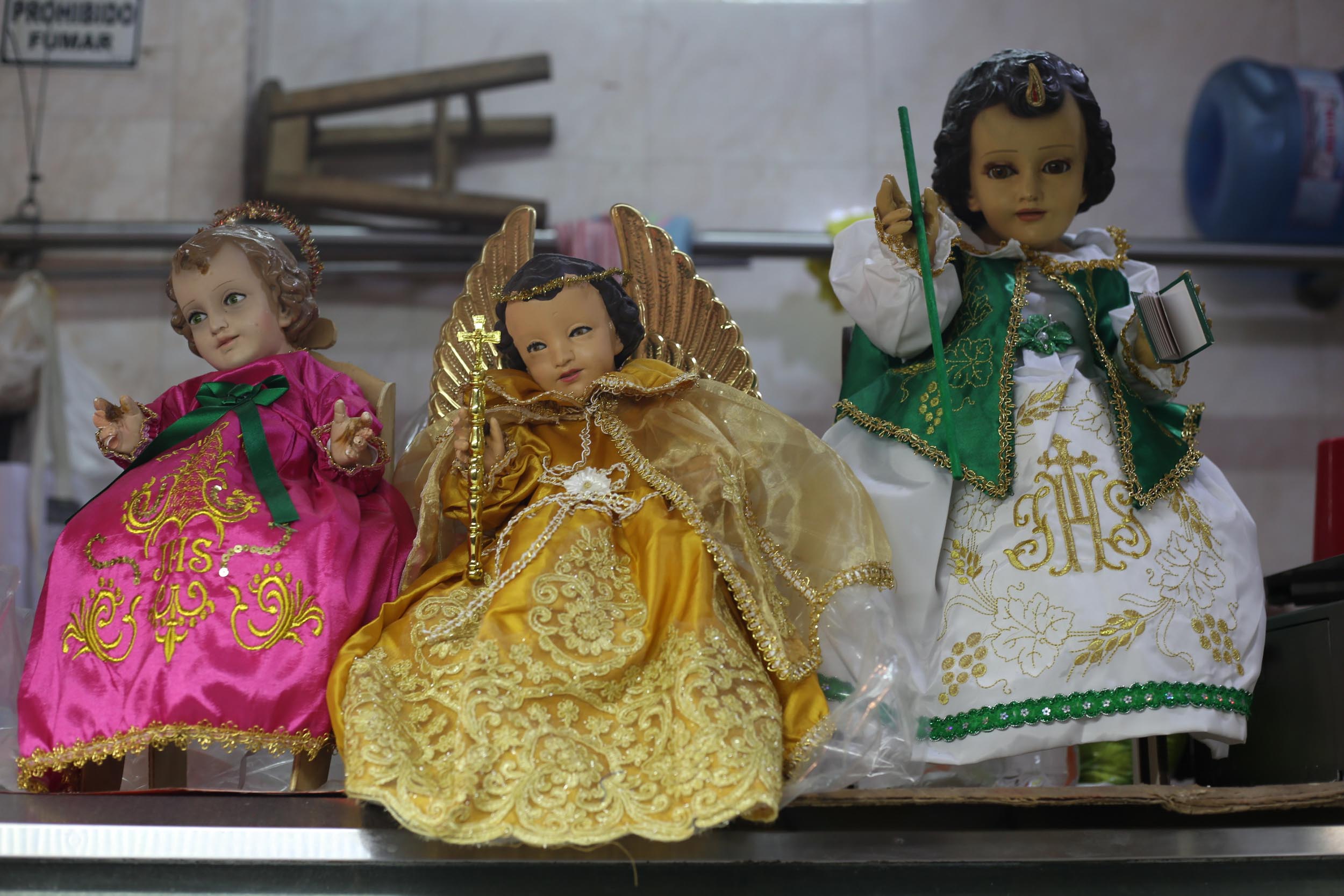 Restauración de figuras de  Niño Dios , oficio que se mantiene por generaciones