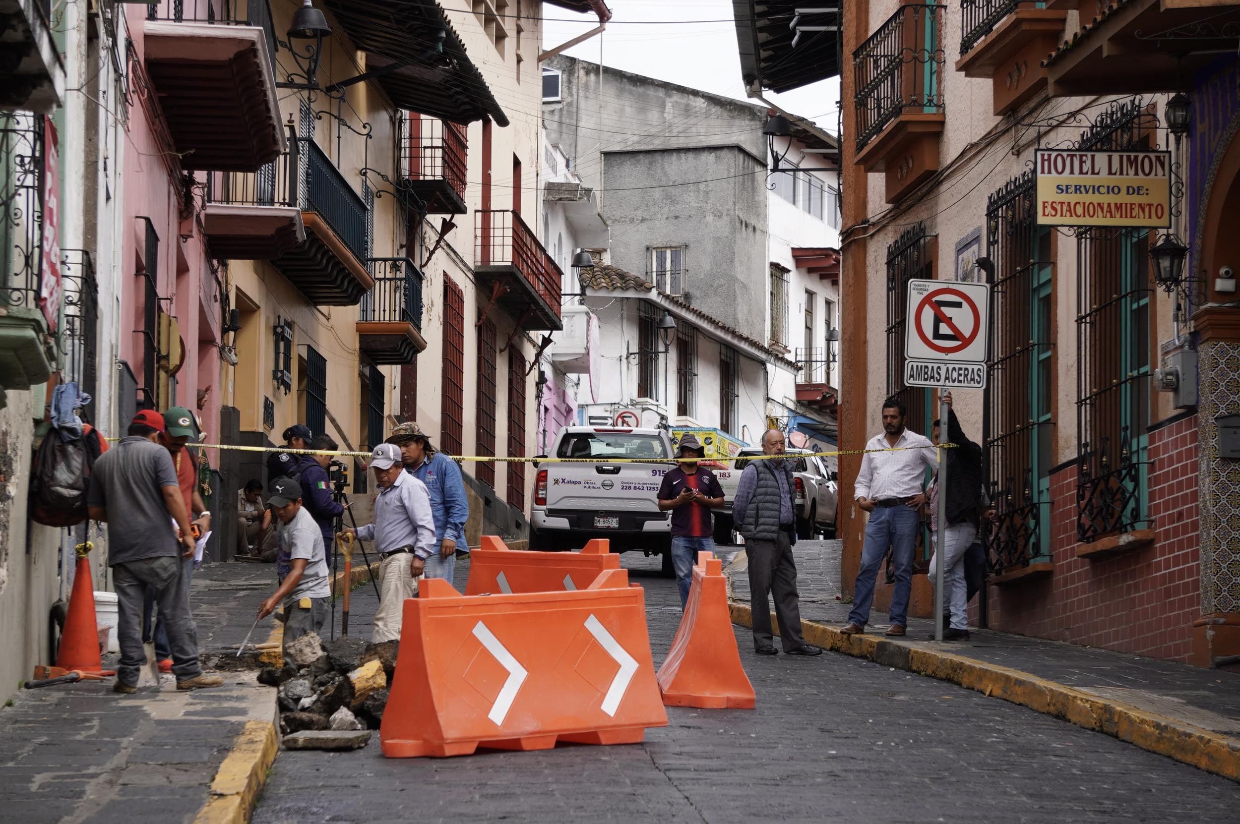 Socavón en centro de la ciudad