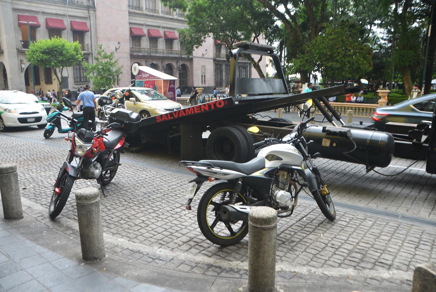 Operativo Motocicletas mal estacionada