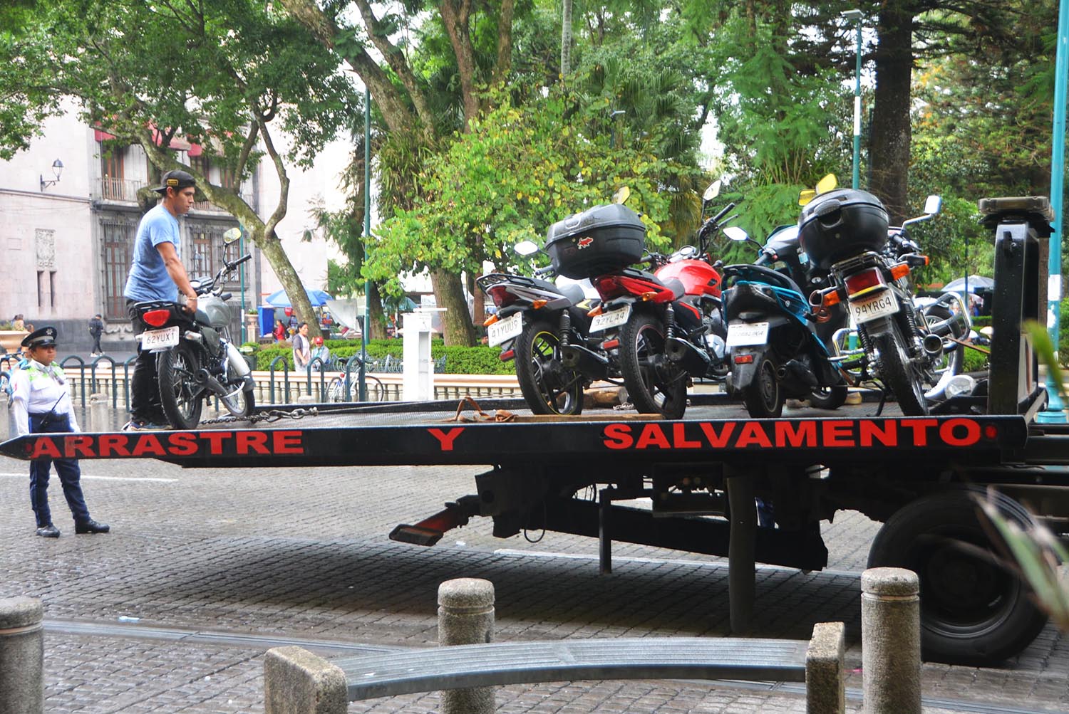 Operativo Motocicletas mal estacionada