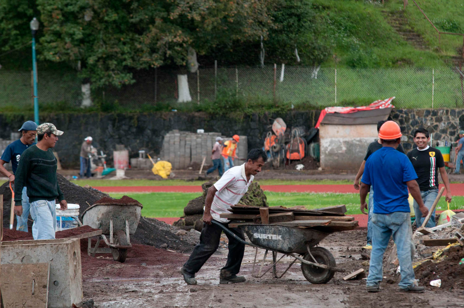 Paro de labores de trabajadores albañiles