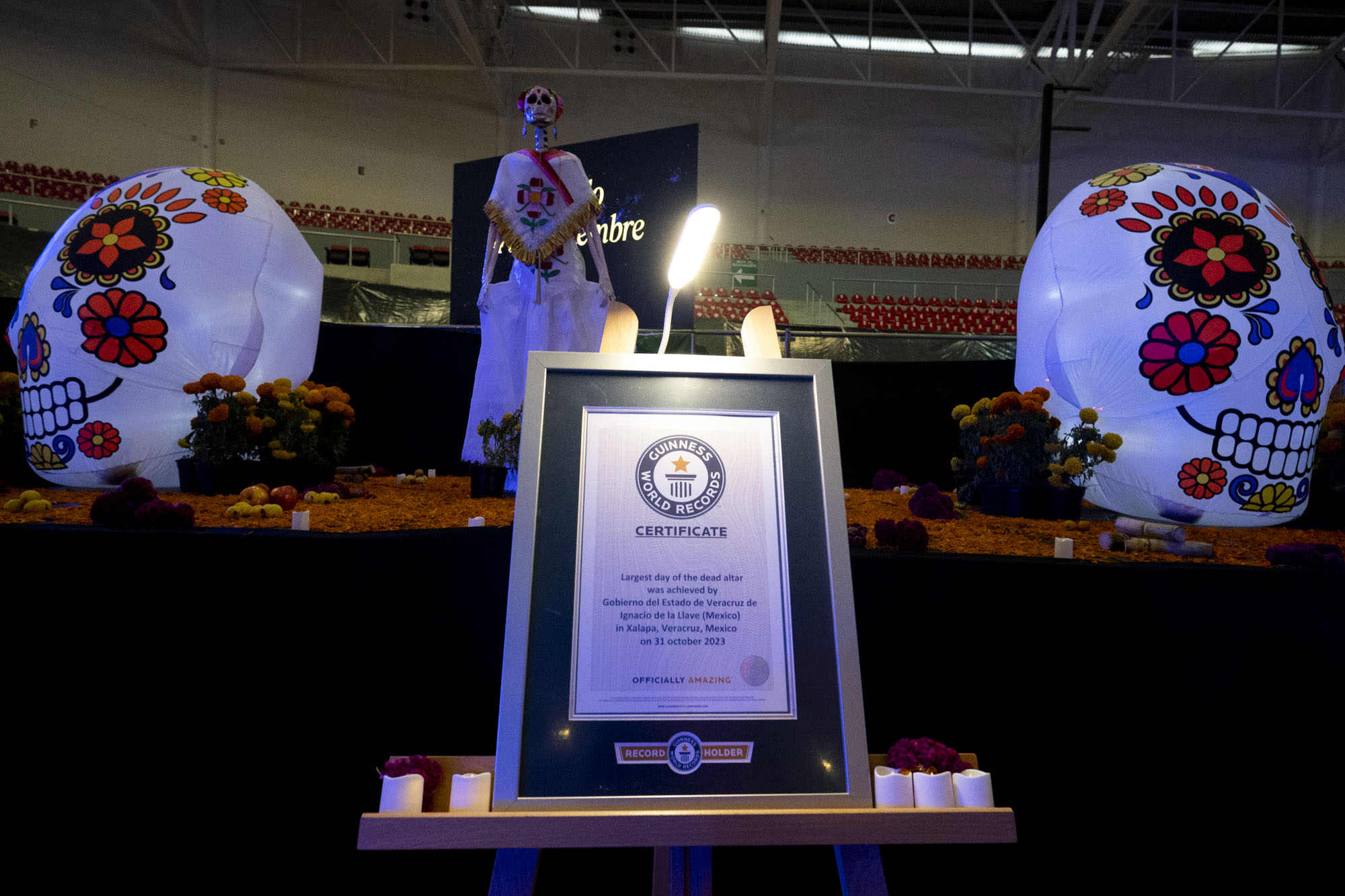 Veracruz logra el Altar de Muertos más grande del mundo