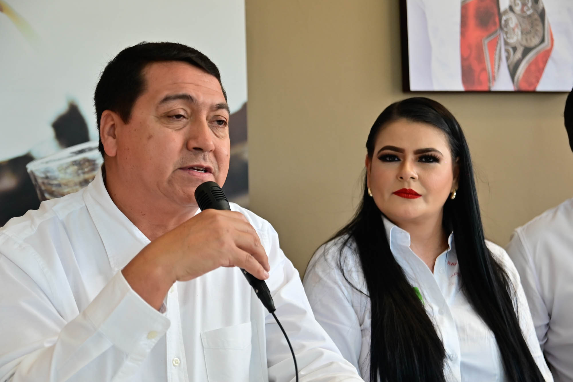 Ramón Díaz Ávila  y Arely Bonilla