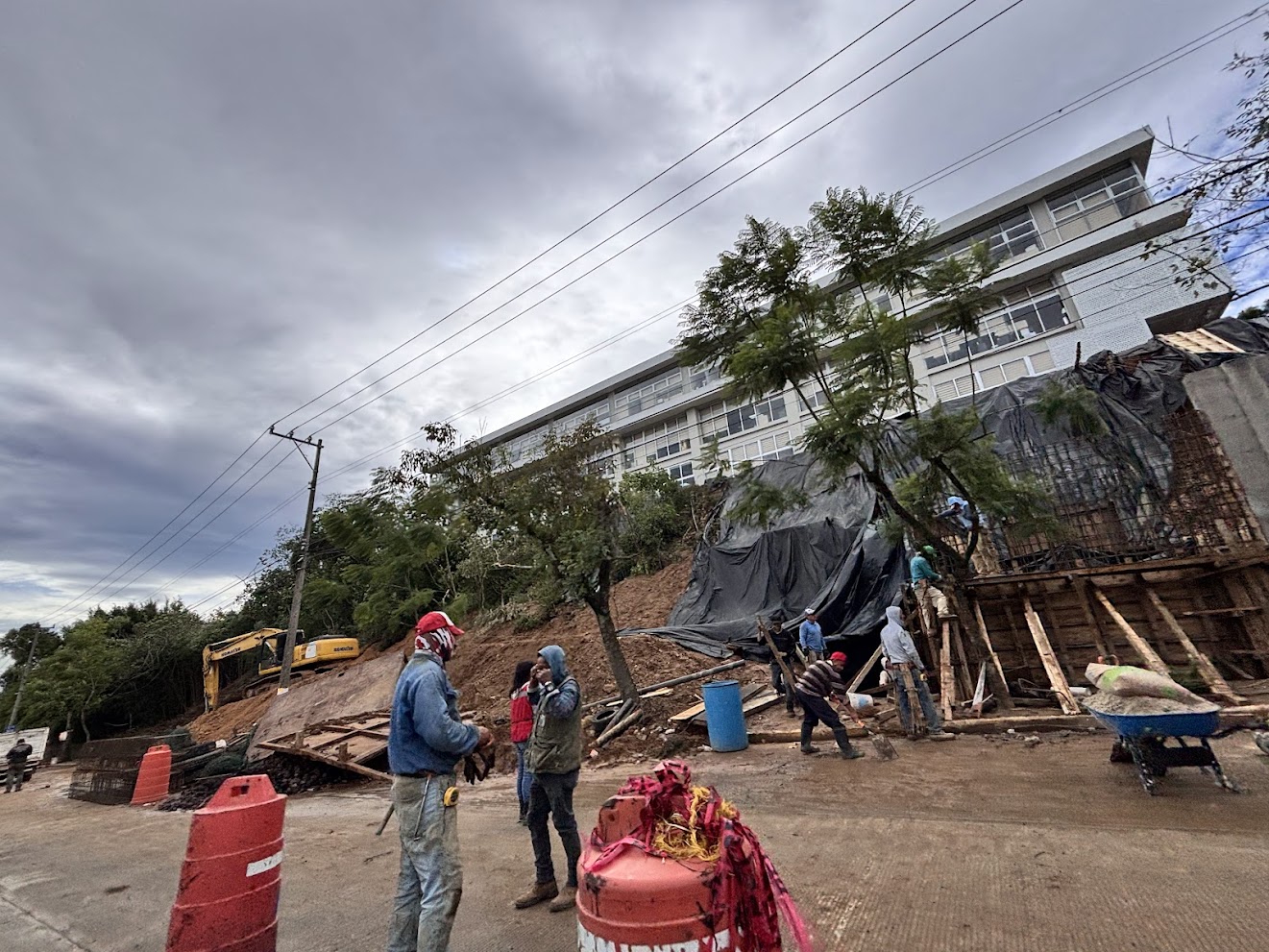 Deslizamiento de tierra edificio COABEV