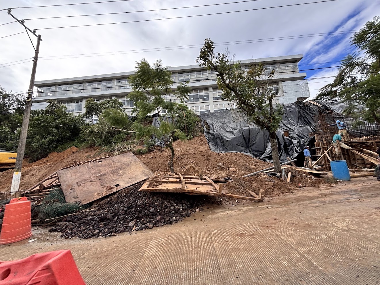 Deslizamiento de tierra edificio COABEV