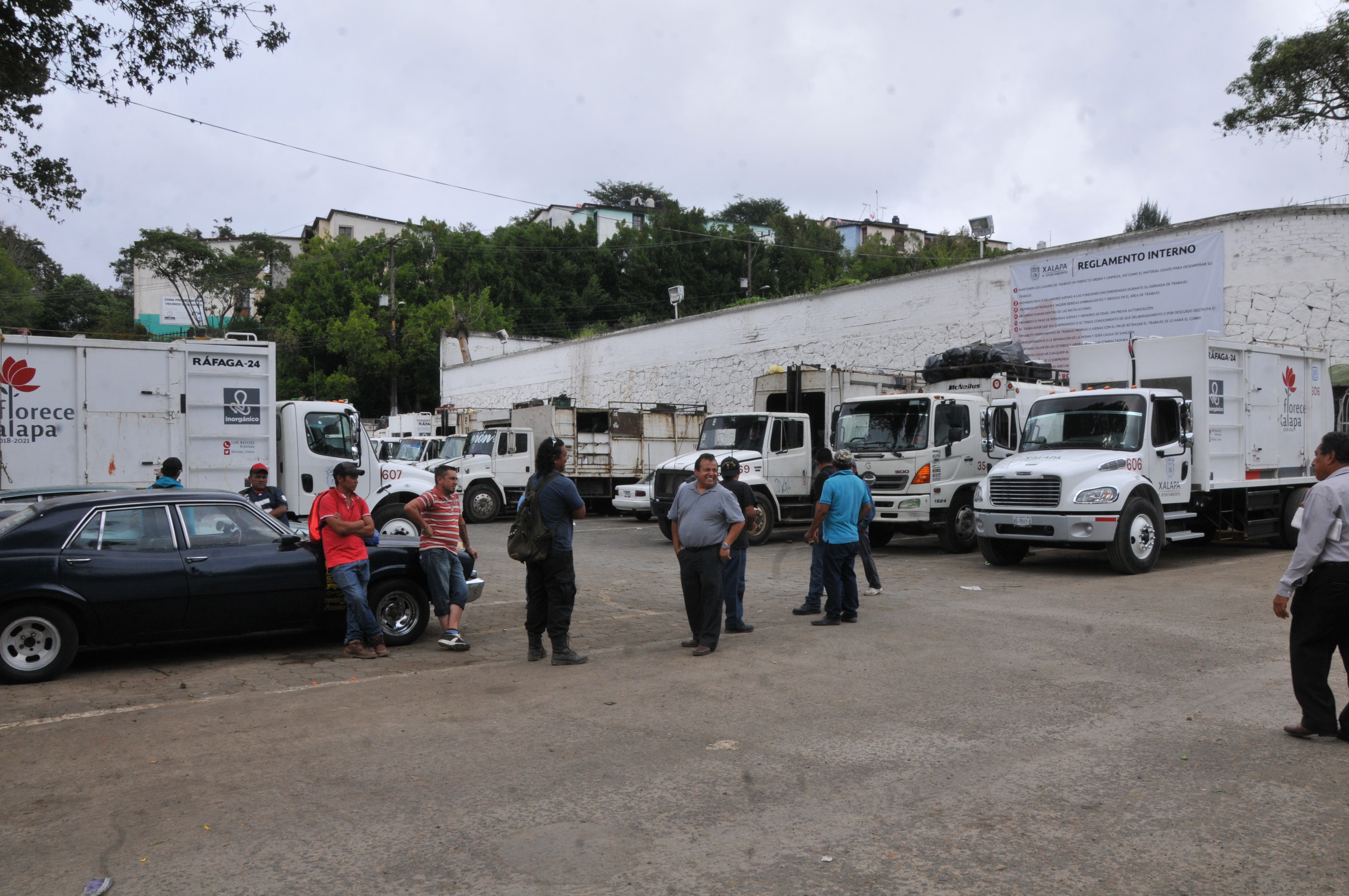 Camiones recolectores de basura o limpia pública