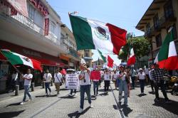 Trabajadores del PJF de Xalapa mantienen resistencia contra reforma judicial, marcha por calles de esta capital