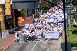 Estudiantes marchan contra la reforma al Poder Judicial de la Federación