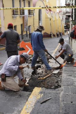 Socavón en centro de la ciudad