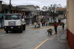 Vecinos exigen al ayuntamiento de Xalapa concluyan rehabilitación y reparen los daños que han dejado los trabajos de Santos Degollado