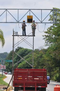 Semáforo Radar de velocidad