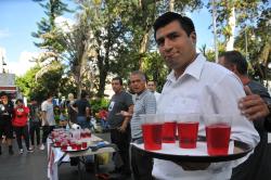 Efectúan la tradicional Carrera de Meseros en Parque Juárez de Xalapa